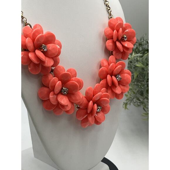 J. Crew Acrylic Rhinestone 3D Coral Pink Flower Statement Necklace - Picture 11 of 12